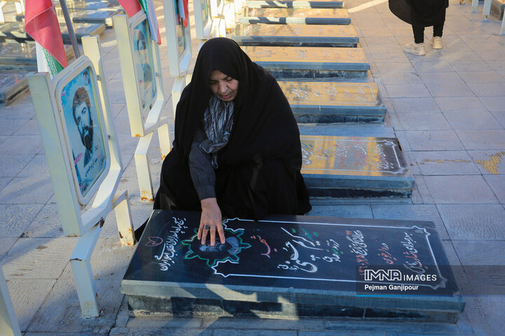 آیین غبارروبی گلستان شهدای رهنان اصفهان