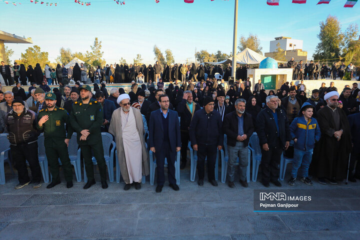 آیین غبارروبی گلستان شهدای رهنان اصفهان