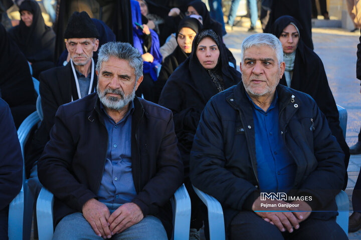 آیین غبارروبی گلستان شهدای رهنان اصفهان