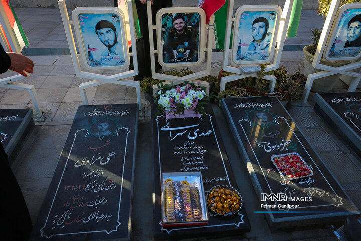 آیین غبارروبی گلستان شهدای رهنان اصفهان