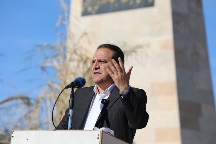 ایلات استان ایلام پرچم‌های برافراشته برای دفاع از حق‌طلبی هستند