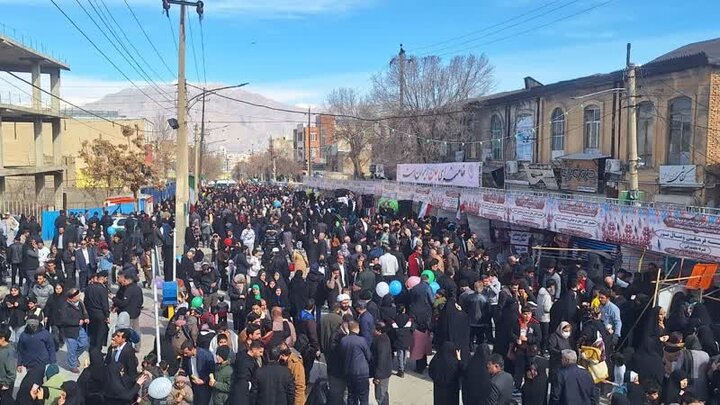 برگزاری مهمانی کیلومتری به مناسبت نیمه شعبان در کرمانشاه