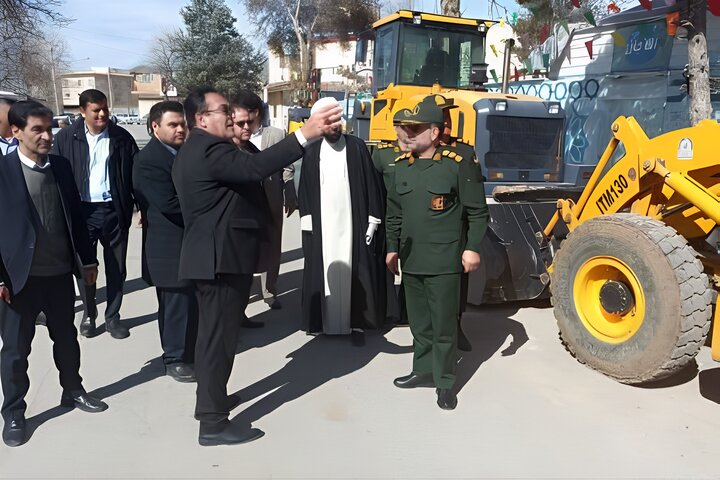رونمایی از ۷ دستگاه ماشین‌آلات جدید شهرداری سراب‌دوره با اعتبار ۳۱ میلیارد ریال