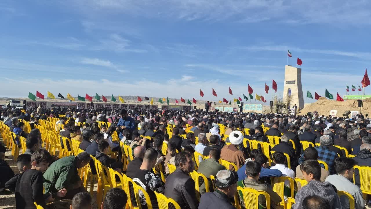 ایلات استان ایلام پرچمهای برافراشته برای دفاع از حقطلبی هستند