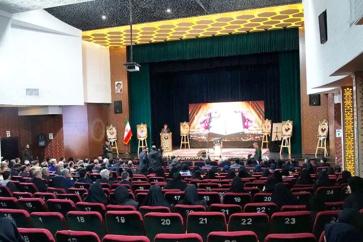 بازاریان ایران در برابر اغتشاشگران ایستادند؛ دشمن از بازار سیلی خورد