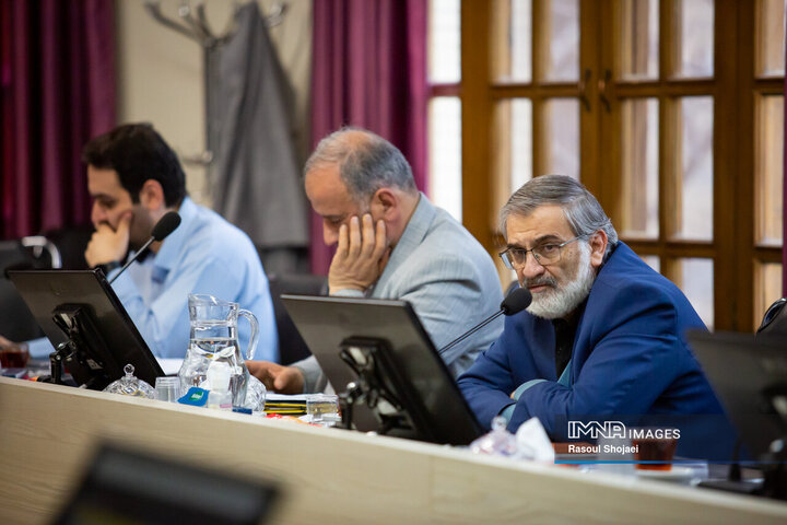 جلسه بررسی بودجه 1405 شهرداری اصفهان