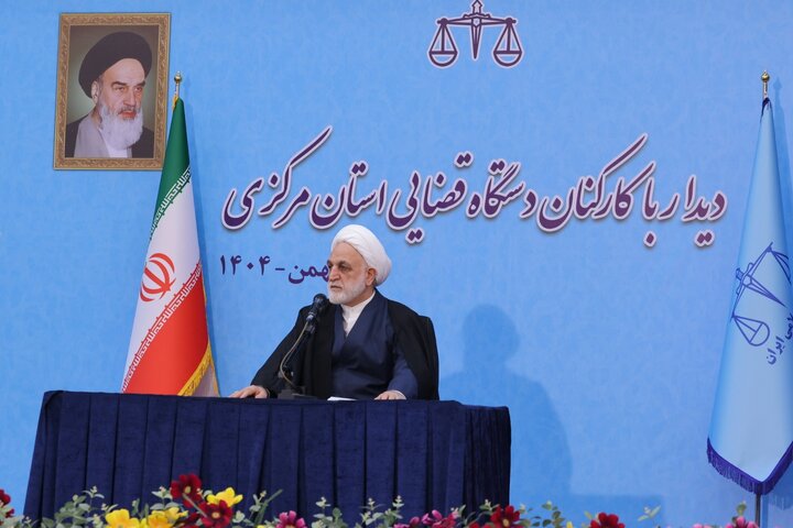 رویکرد دشمن، استفاده همزمان از زبان گفت‌وگو و اعلان جنگ است