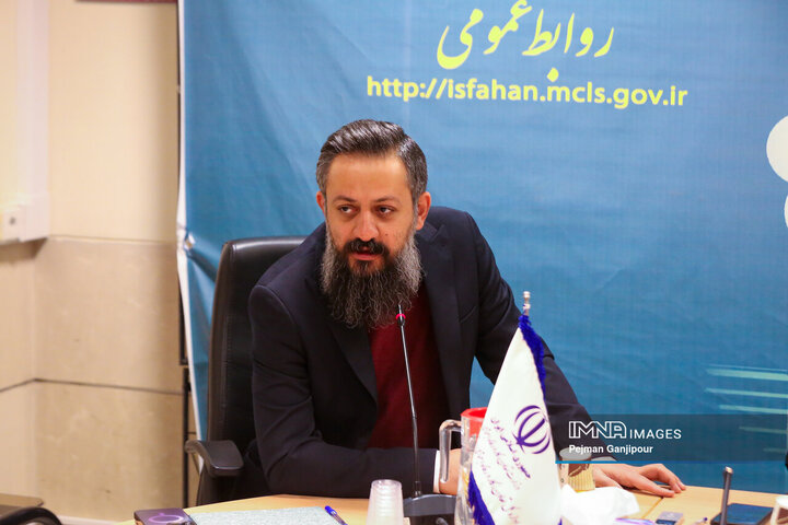 نشست خبری مدیرکل تعاون، کار و رفاه اجتماعی استان اصفهان