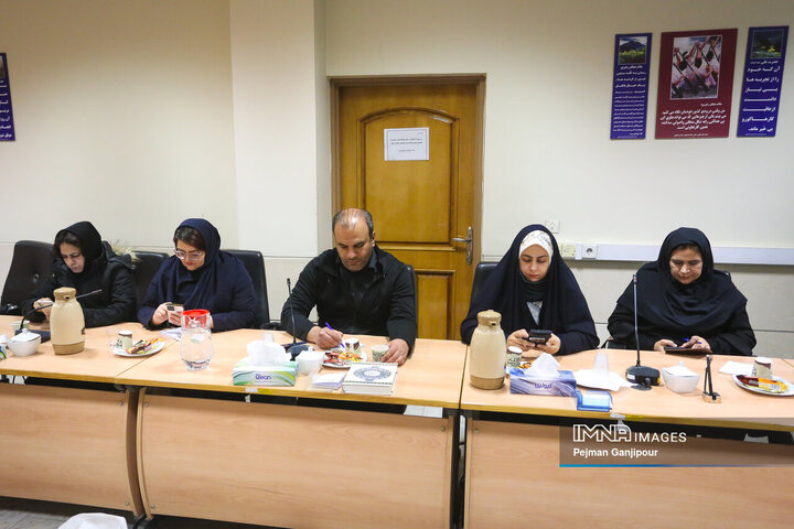 نشست خبری مدیرکل تعاون، کار و رفاه اجتماعی استان اصفهان