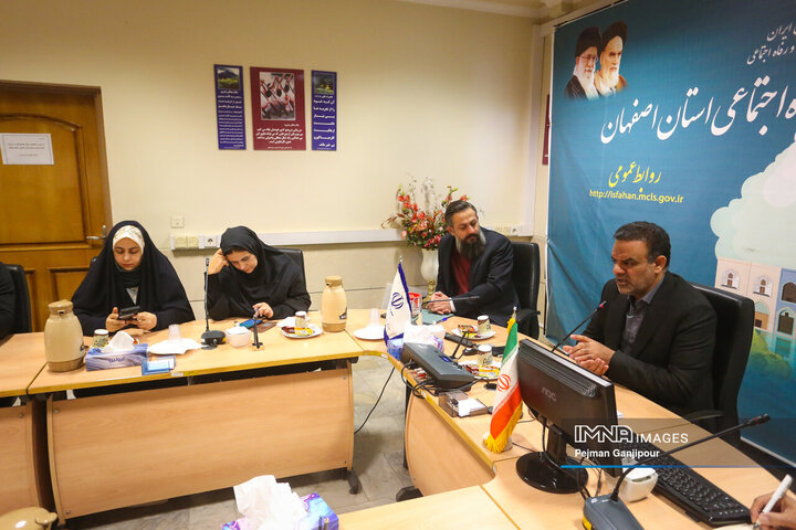 نشست خبری مدیرکل تعاون، کار و رفاه اجتماعی استان اصفهان