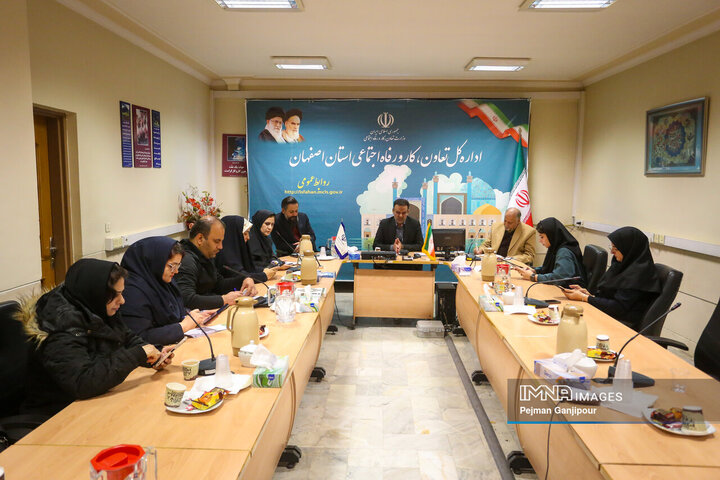 نشست خبری مدیرکل تعاون، کار و رفاه اجتماعی استان اصفهان