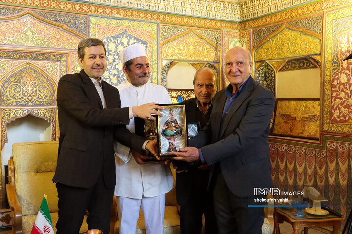 دیدار استاندار و نمایندگان ادیان توحیدی اصفهان