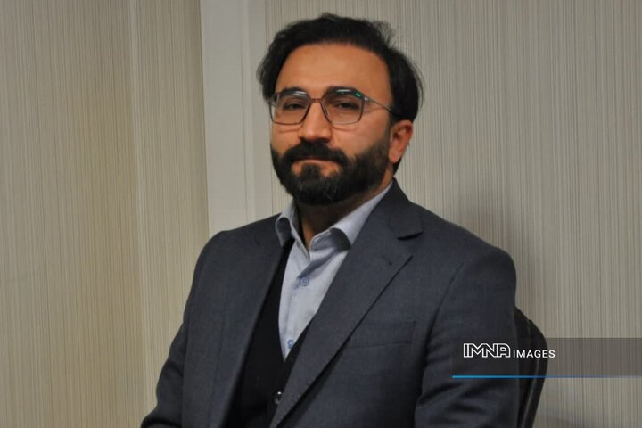 آغاز اجرای طرح نصب پلاک‌های آبی هوشمند در منطقه ۱۵ اصفهان