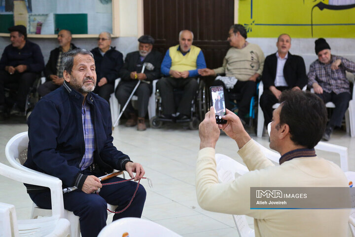 جشن پیروزی انقلاب در مرکز توانبخشی جانبازان شهید مطهری اصفهان