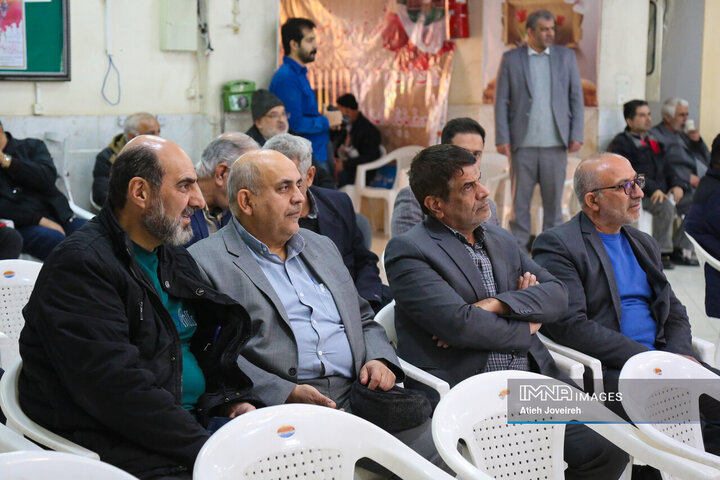 جشن پیروزی انقلاب در مرکز توانبخشی جانبازان شهید مطهری اصفهان