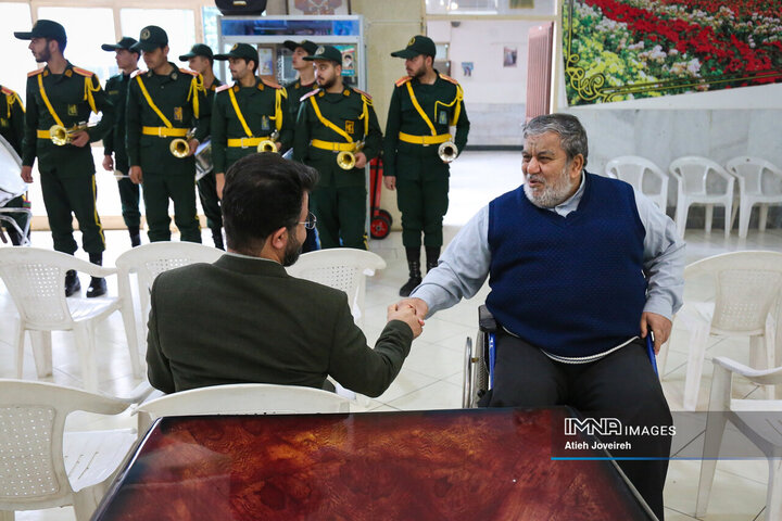 جشن پیروزی انقلاب در مرکز توانبخشی جانبازان شهید مطهری اصفهان