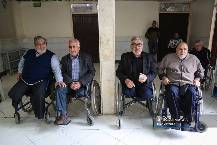 جشن پیروزی انقلاب در مرکز توانبخشی جانبازان شهید مطهری اصفهان