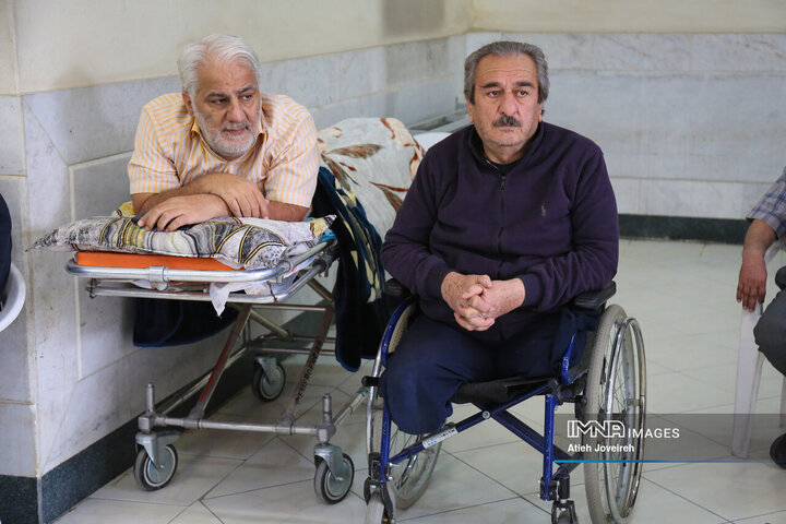 جشن پیروزی انقلاب در مرکز توانبخشی جانبازان شهید مطهری اصفهان