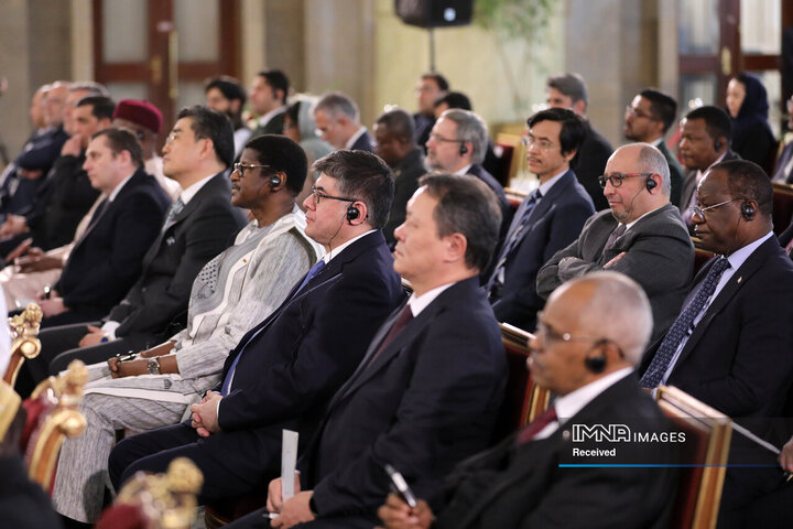 مراسم سالگرد پیروزی انقلاب اسلامی با حضور سفرا و مسئولان نمایندگی‌های بین المللی مقیم ایران