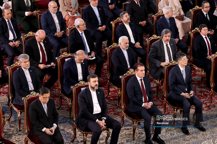 مراسم سالگرد پیروزی انقلاب اسلامی با حضور سفرا و مسئولان نمایندگی‌های بین المللی مقیم ایران