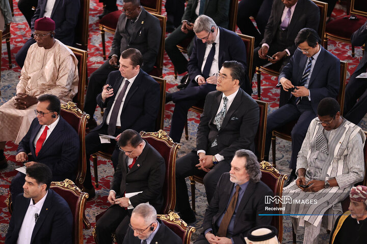 مراسم سالگرد پیروزی انقلاب اسلامی با حضور سفرا و مسئولان نمایندگی‌های بین المللی مقیم ایران