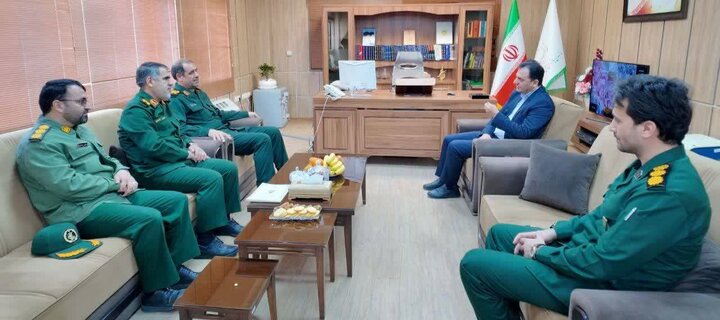 سپاه نهادی ایثارگر در دفاع از حریم ولایت و جهان اسلام است