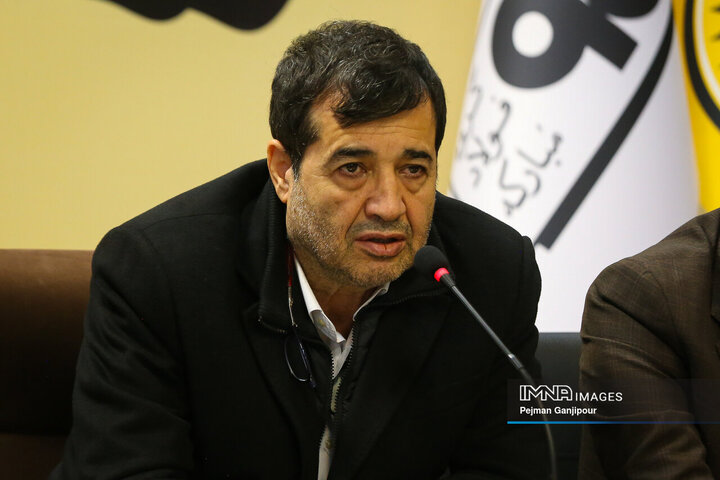 بازدید وزیر ورزش و جوانان از ورزشگاه نقش جهان