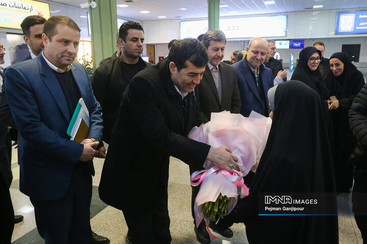 بازدید وزیر ورزش و جوانان از ورزشگاه نقش جهان