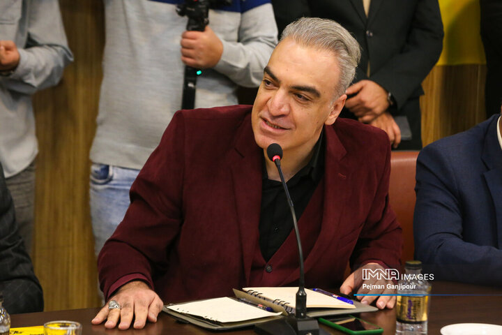 بازدید وزیر ورزش و جوانان از ورزشگاه نقش جهان