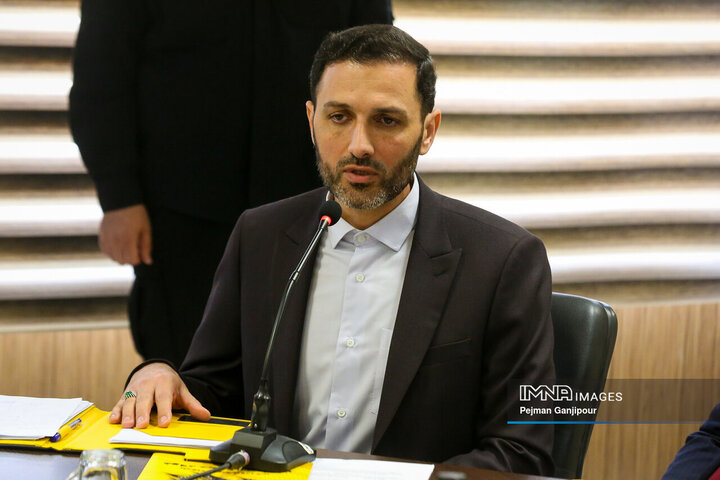 بازدید وزیر ورزش و جوانان از ورزشگاه نقش جهان