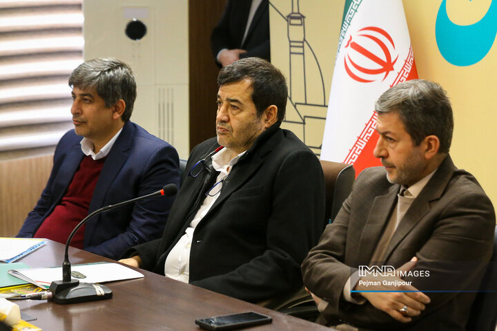 بازدید وزیر ورزش و جوانان از ورزشگاه نقش جهان