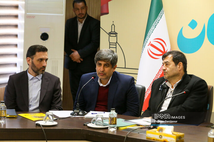 بازدید وزیر ورزش و جوانان از ورزشگاه نقش جهان