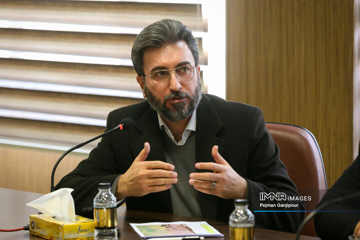 بازدید وزیر ورزش و جوانان از ورزشگاه نقش جهان