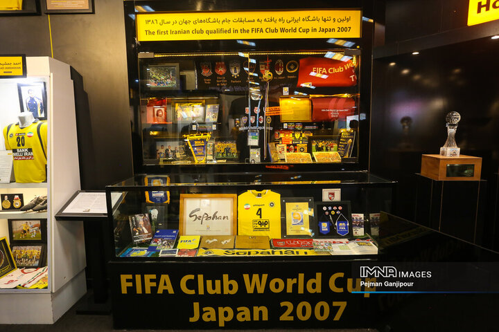 بازدید وزیر ورزش و جوانان از ورزشگاه نقش جهان