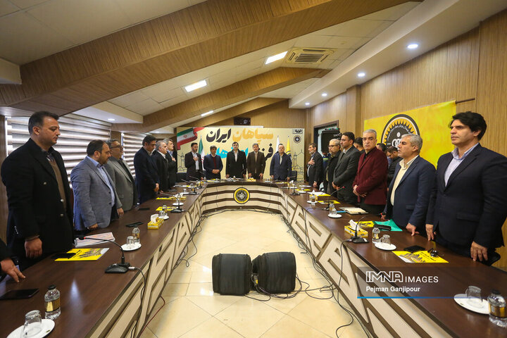 بازدید وزیر ورزش و جوانان از ورزشگاه نقش جهان