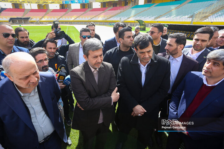 بازدید وزیر ورزش و جوانان از ورزشگاه نقش جهان