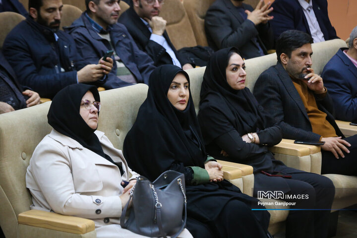 آیین تکریم و معارفه رئیس شهرک علمی و تحقیقاتی اصفهان