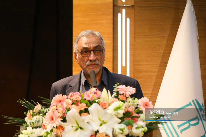 آیین تکریم و معارفه رئیس شهرک علمی و تحقیقاتی اصفهان