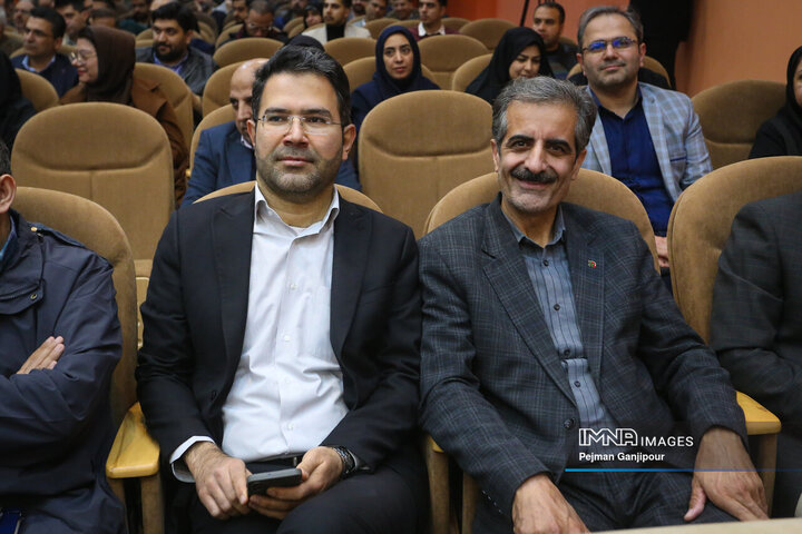 آیین تکریم و معارفه رئیس شهرک علمی و تحقیقاتی اصفهان