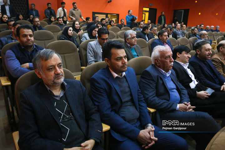 آیین تکریم و معارفه رئیس شهرک علمی و تحقیقاتی اصفهان