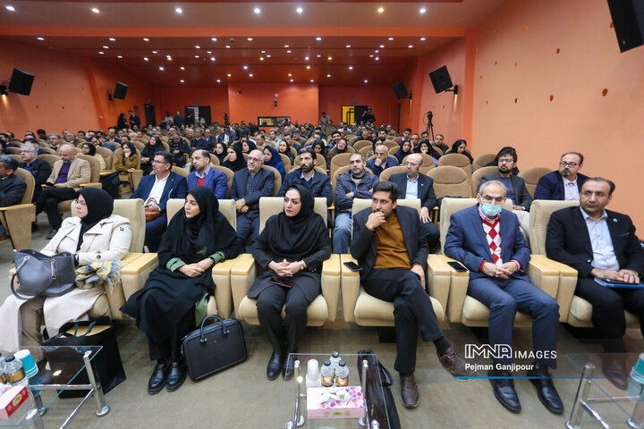 آیین تکریم و معارفه رئیس شهرک علمی و تحقیقاتی اصفهان