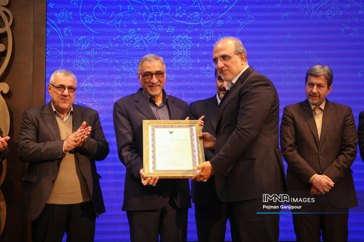 آیین تکریم و معارفه رئیس شهرک علمی و تحقیقاتی اصفهان