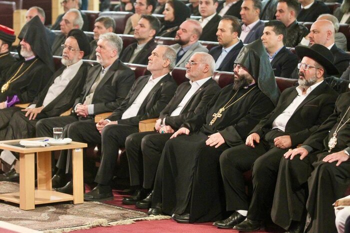 ایران سرزمین همزیستی و احترام متقابل میان ادیان توحیدی است