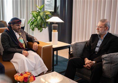 دیدار لاریجانی با سخنگوی انصارالله یمن