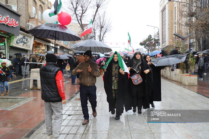 راهپیمایی  یوم الله ۲۲ بهمن در سنندج