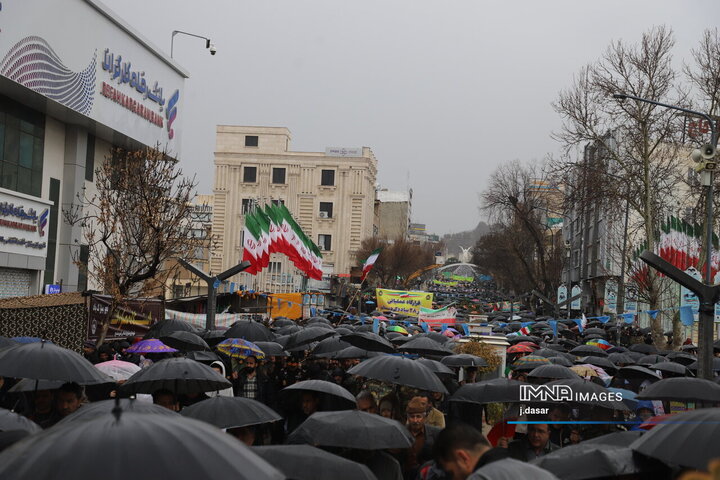 راهپیمایی  یوم الله ۲۲ بهمن در سنندج