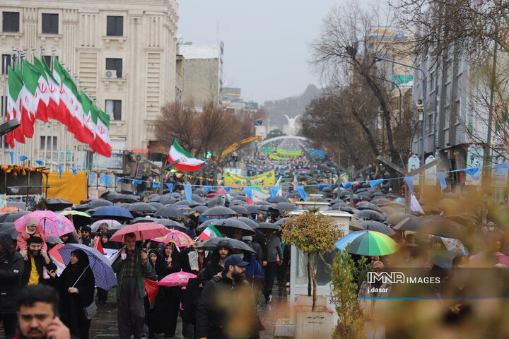 راهپیمایی  یوم الله ۲۲ بهمن در سنندج