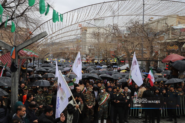 راهپیمایی  یوم الله ۲۲ بهمن در سنندج