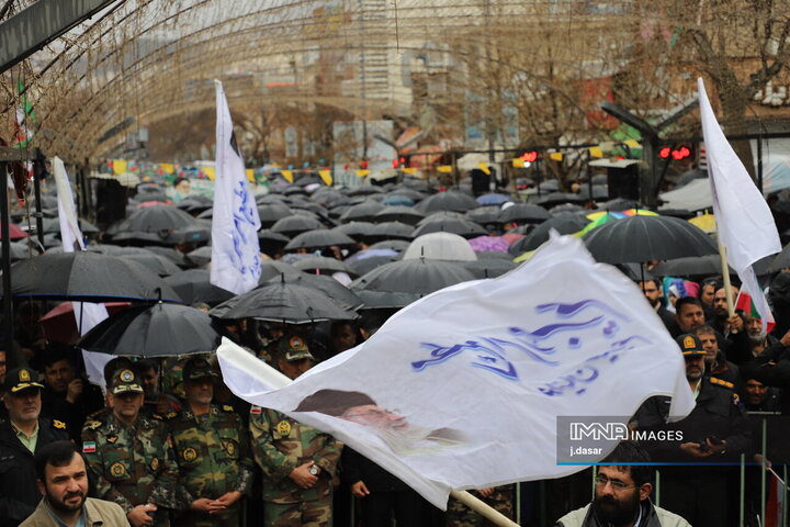 راهپیمایی  یوم الله ۲۲ بهمن در سنندج