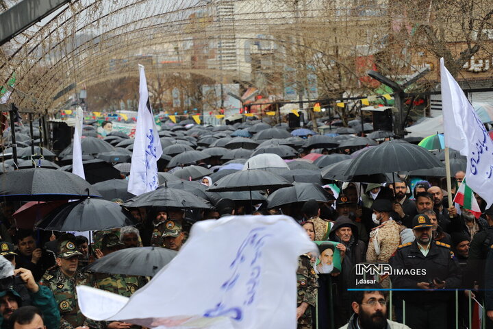 خروش مردم شهرکرد در راهپیمایی ۲۲ بهمن